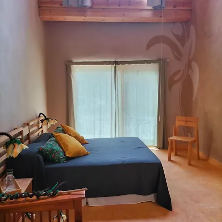 בית כפרי Mas La Llum, La Casa De Palla
